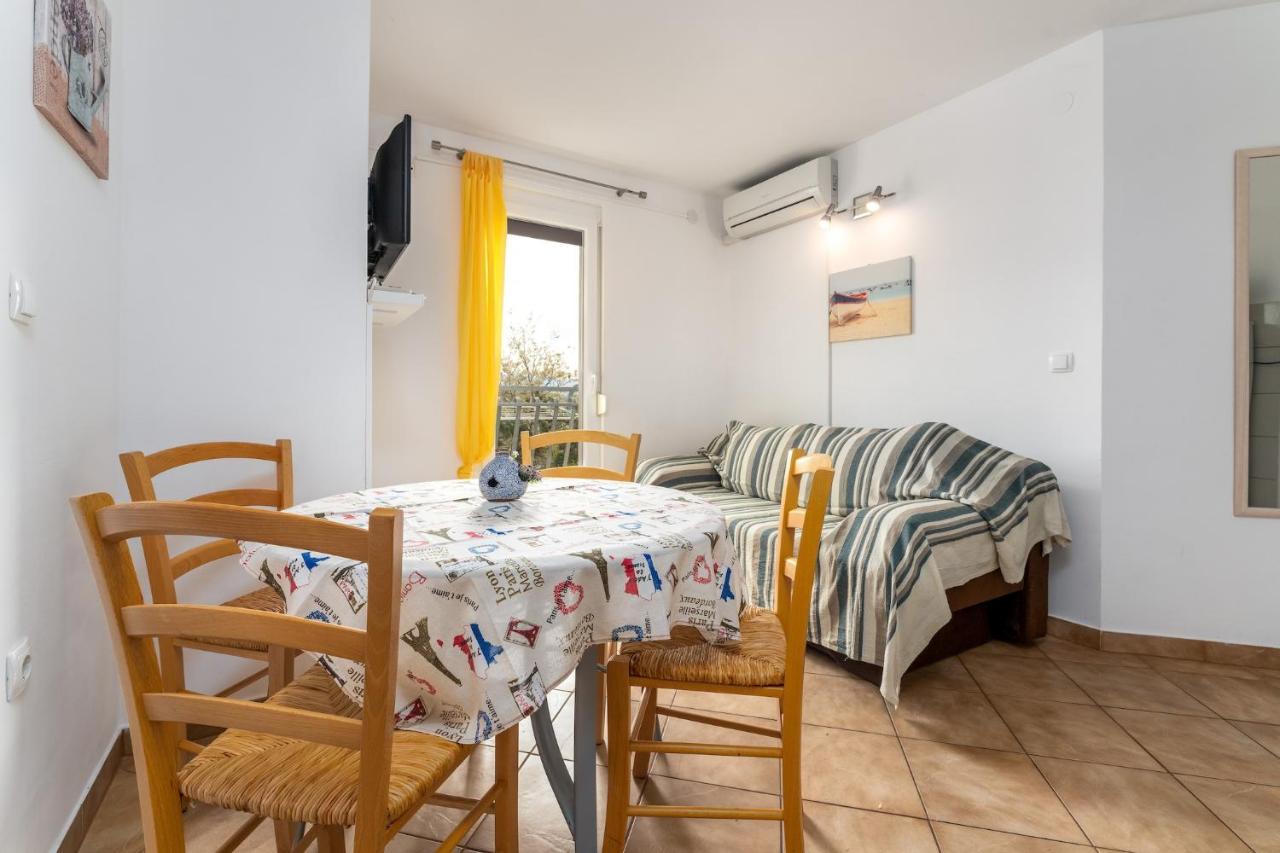 Apartments With A Parking Space Baska, Krk - 13907 Esterno foto